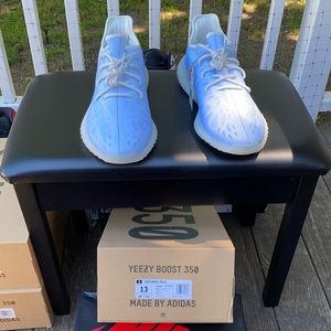 Yeezy 350 boost (Mono 🧊) Size 13